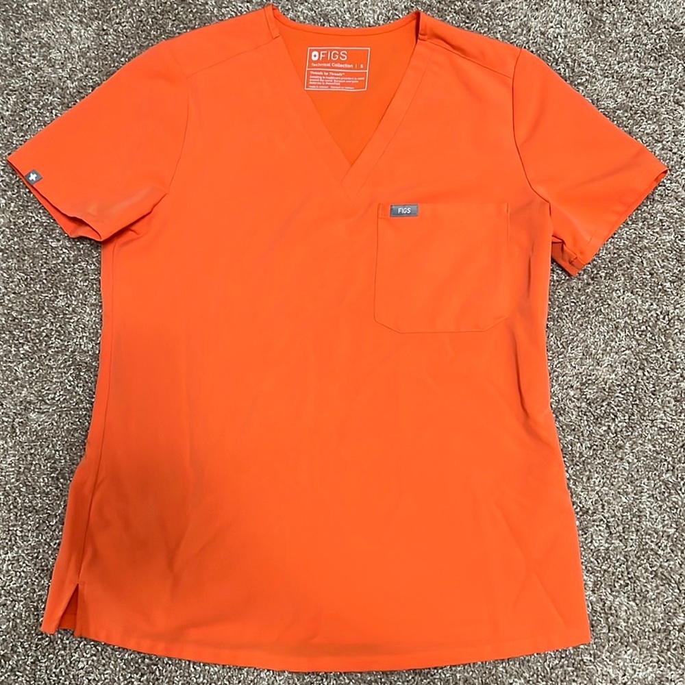 Women’s figs one pocket scrub top